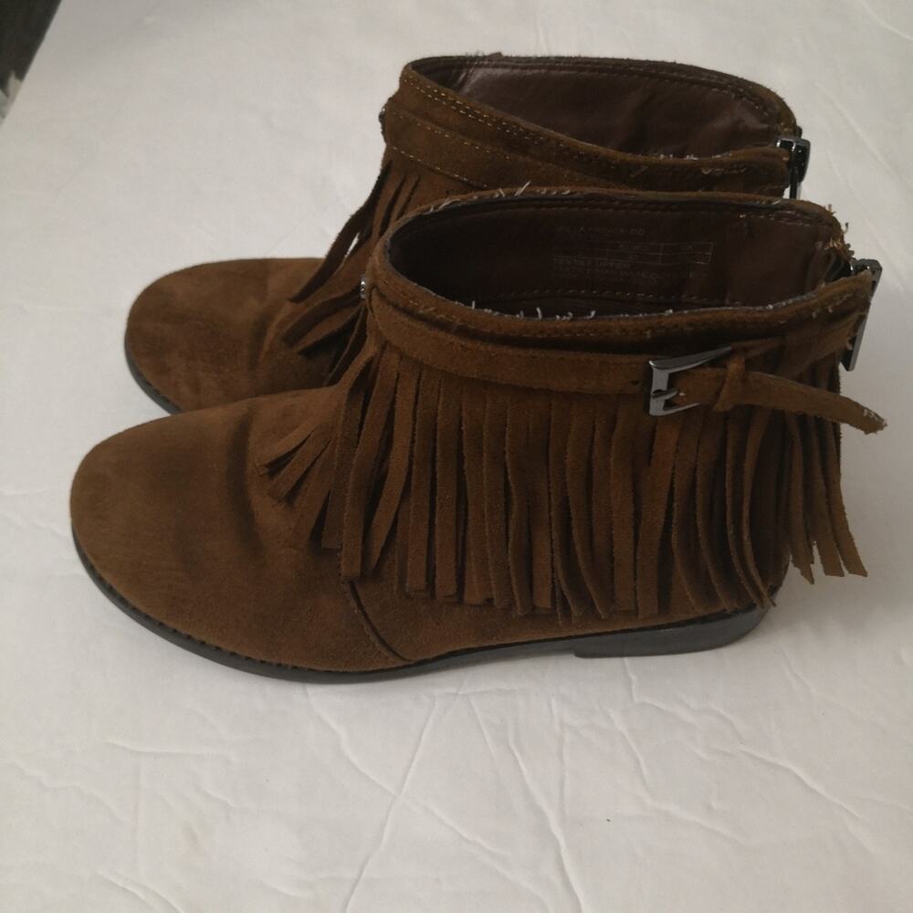 Tahari Girl's Milla Brown Fringe Ankle Boots 2 Cozy Comfy Casual Woodland Whimsy